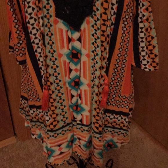 Crown & Ivy 👚 Blouse💜 - Picture 3 of 8